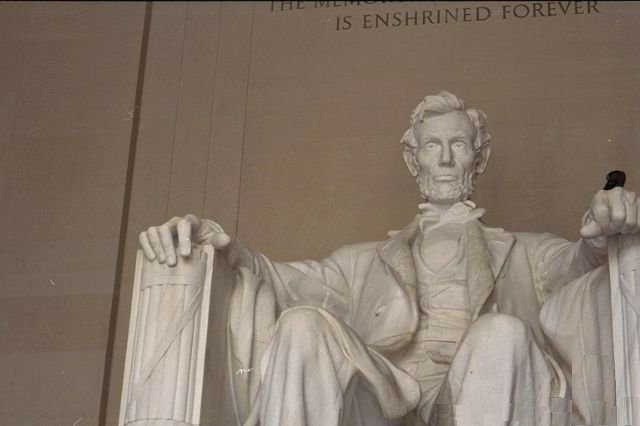 The Statue Of The Most Important President Of U.S.(Lincoln)
